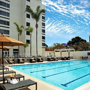 Doubletree By Hilton Lax - Hotell