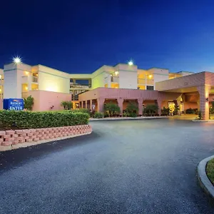 Baymont By Wyndham Near Busch Gardens Hotell